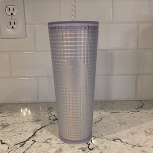 Gorgeous 24 oz Starbuck’s Cup with Lid & Straw